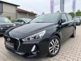 Hyundai i30 cw Trend 2-HAND*LED*AHK*PDC*SPURHALTEASSISTE - Hyundai i30: Schwarz, Cw