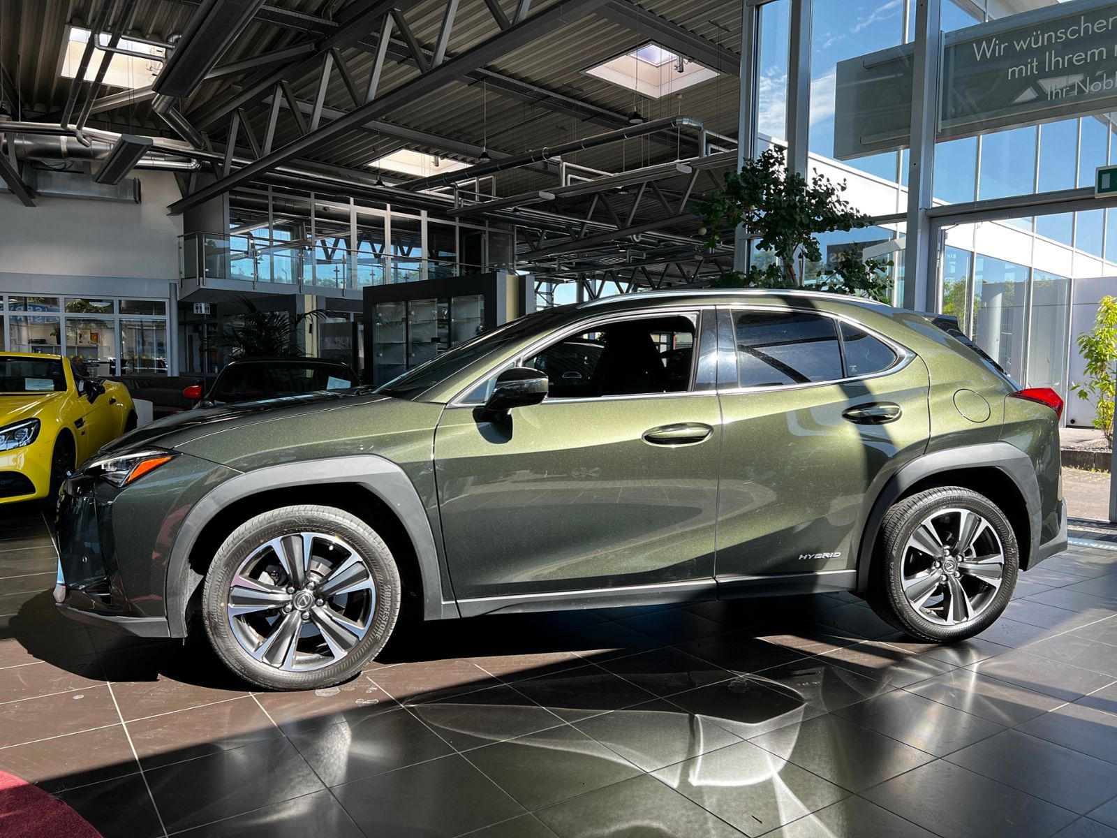 Fahrzeugabbildung Lexus UX 250 h Style Edition AHK RFK Full Link LED