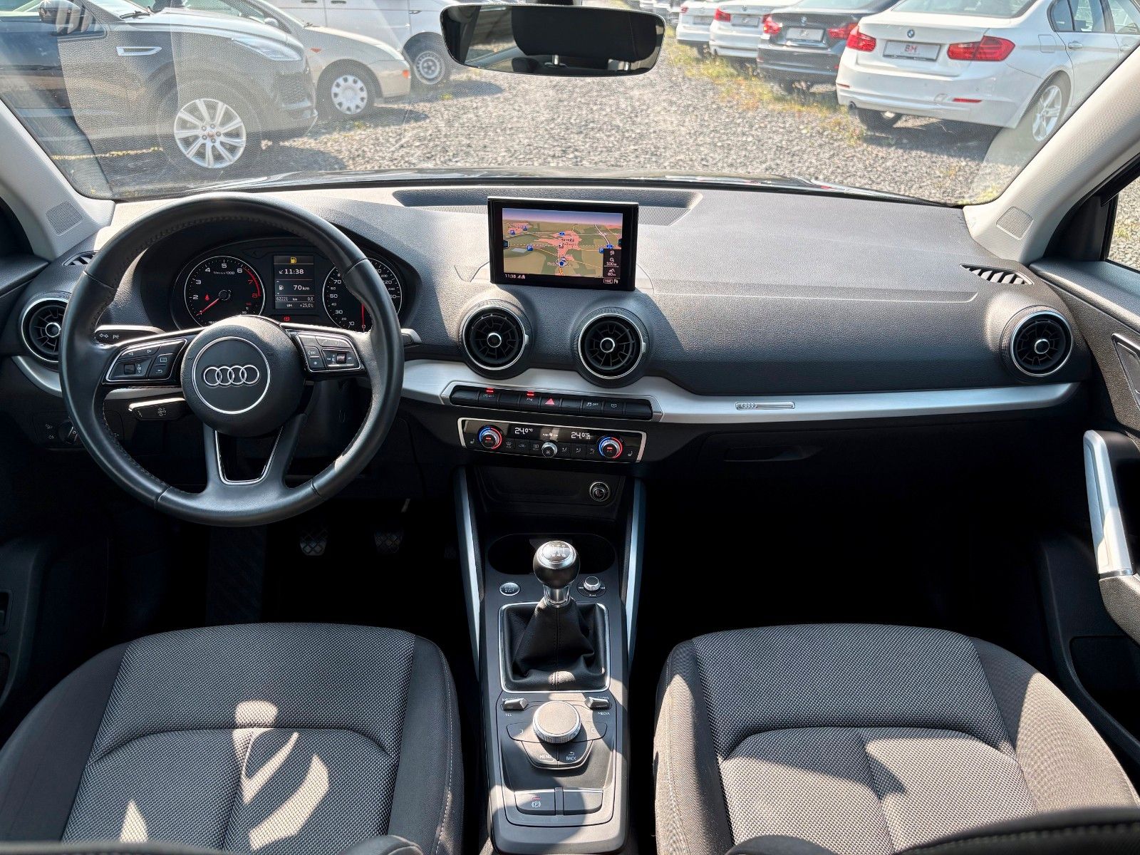 Fahrzeugabbildung Audi Q2 30 TFSI sport Navi LED Klima PDC 2.HAND 17"LM