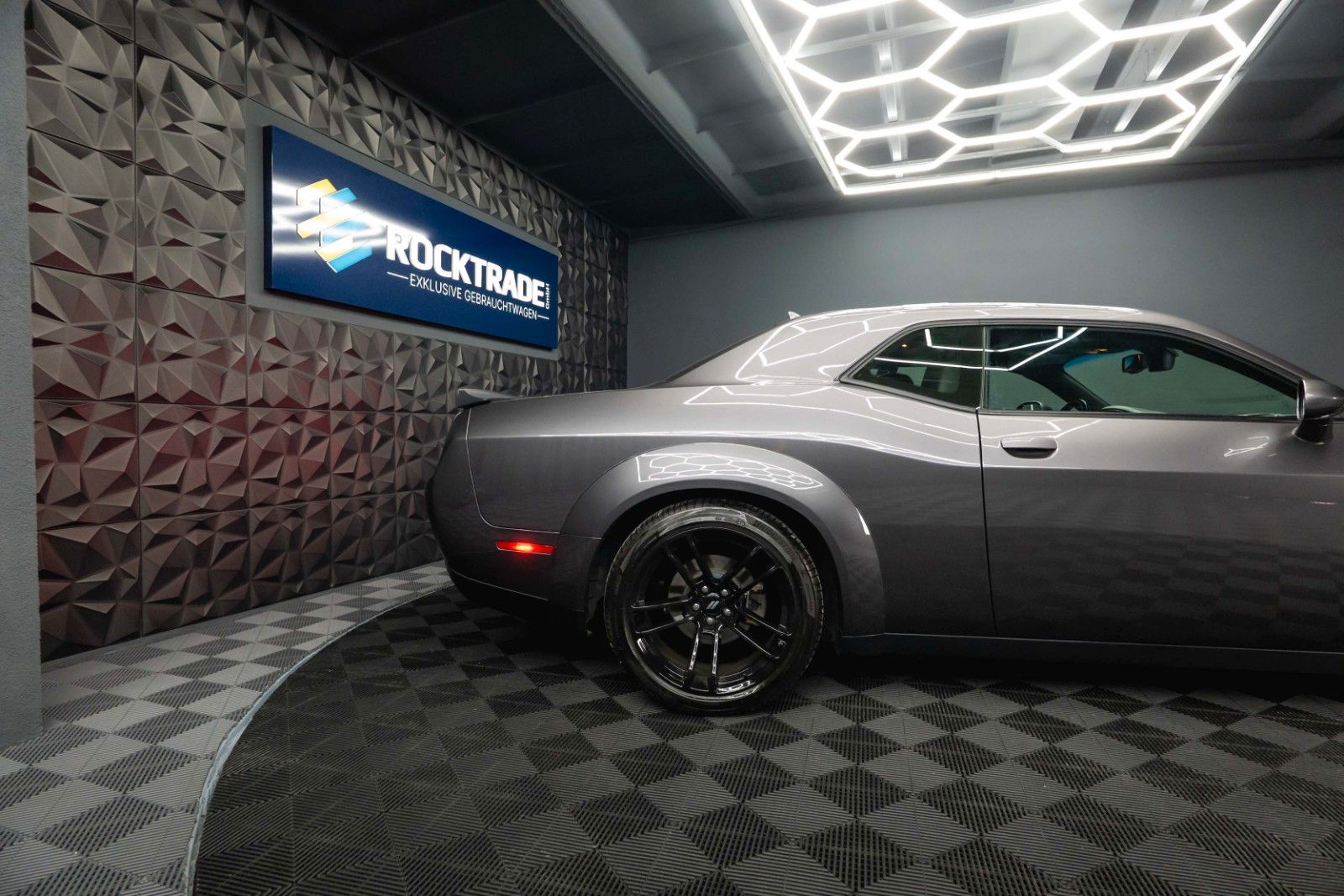 Fahrzeugabbildung Dodge Challenger 5.7 V8 R/T SRT WIDE BODY Super Track