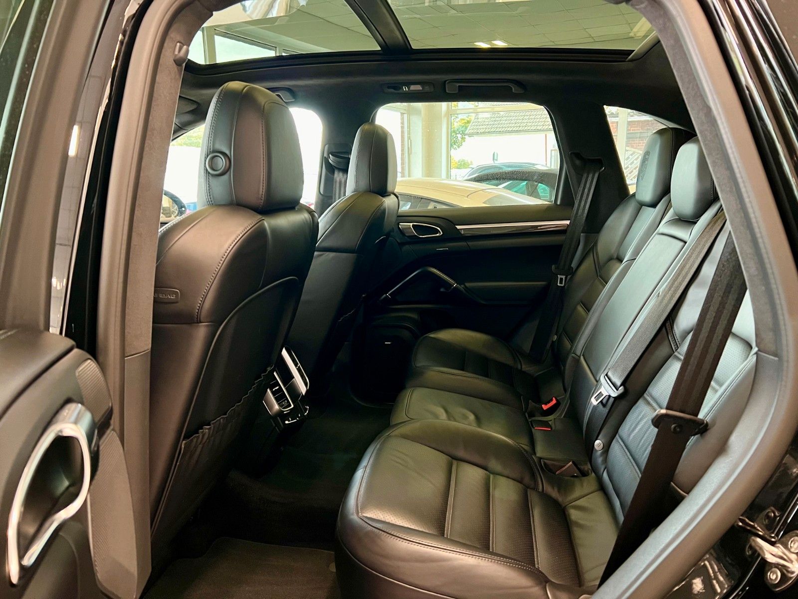 Fahrzeugabbildung Porsche Cayenne Turbo S SportDesign/Panorama/21Zoll