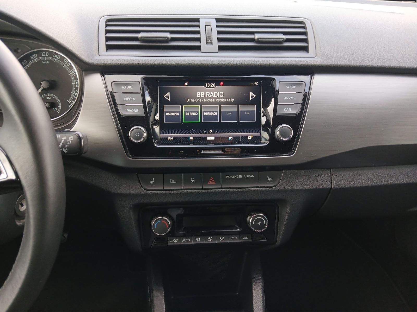Fahrzeugabbildung SKODA Fabia TSI Drive-125 Climatronic GRA PDC SH LM
