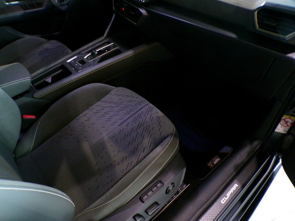 Fahrzeugabbildung SEAT Leon SportstourerVZ 2.0 TSI DSG 4Drive Tribe Edi