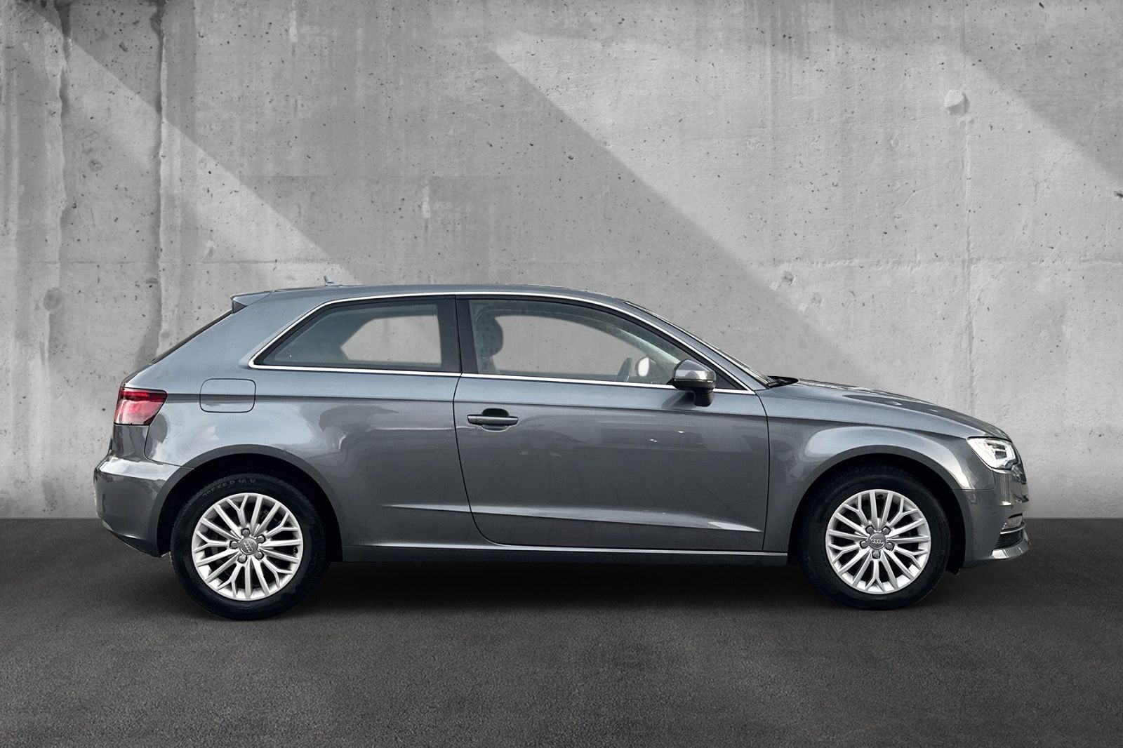 Fahrzeugabbildung Audi A3 1.6 TDI S tronic*Ambiente*Tempomat*PDC*Sitzhe