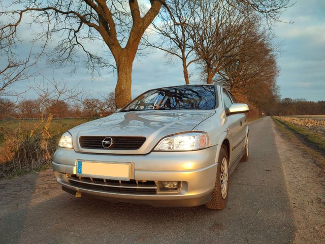 Opel Astra G Stufenheck mit Anhängerkupplung