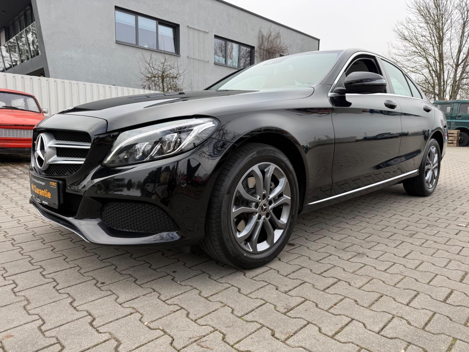 Mercedes-Benz C 200 Limousine 4Matic / 2 Hand / Navi / LED /
