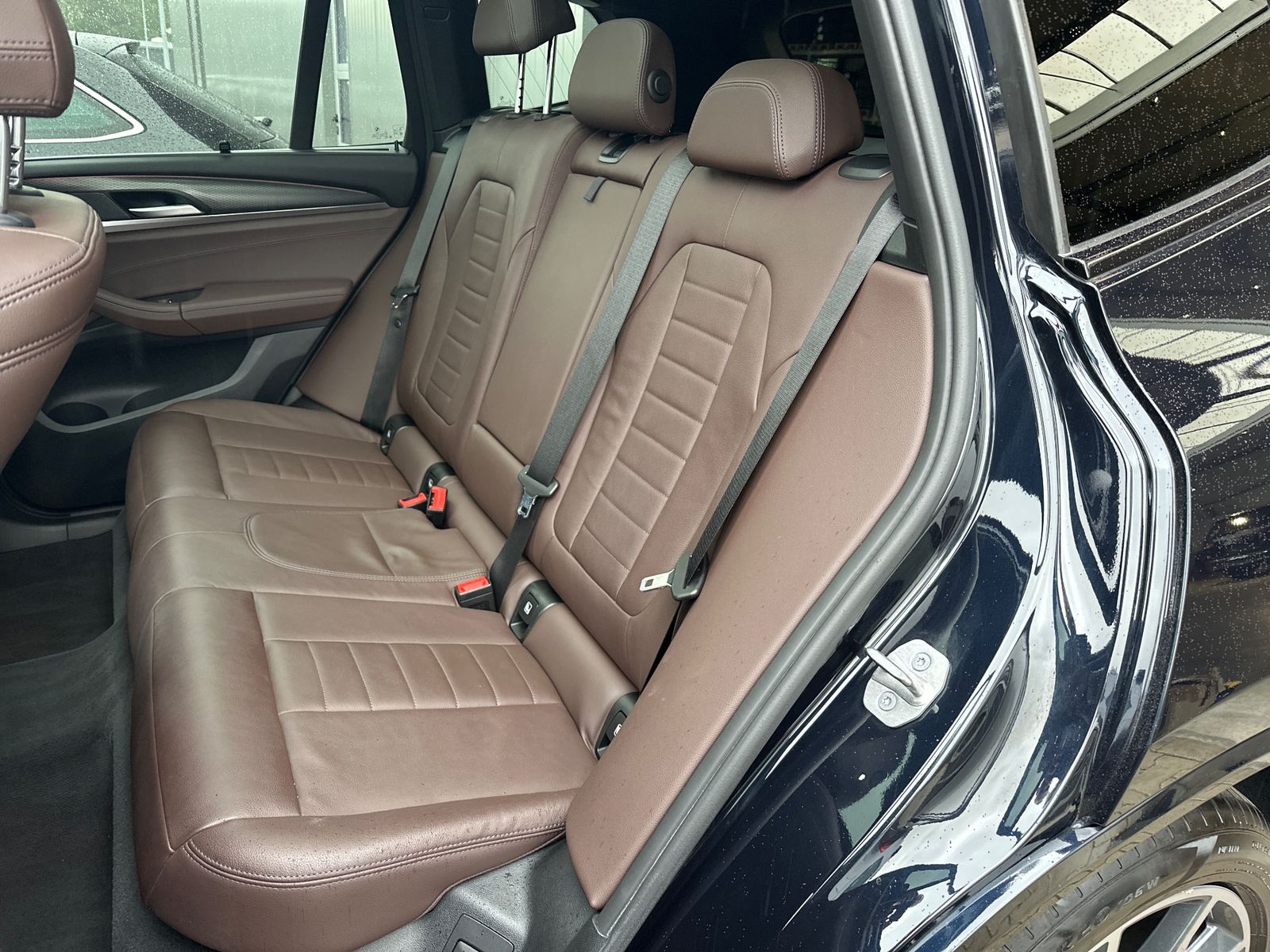 Fahrzeugabbildung BMW X3 xDrive20d NAV+LED+PANO+AHK+STHZ+HUD+SHZ+20ZO