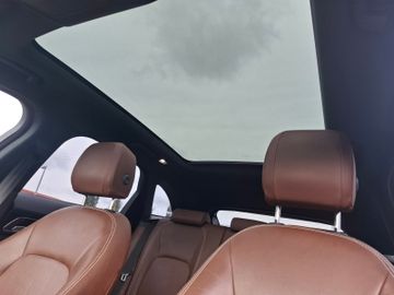 Jaguar F-Pace - 9