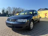Volkswagen Passat 1.Hand Orginal km - Volkswagen Passat aus 1998