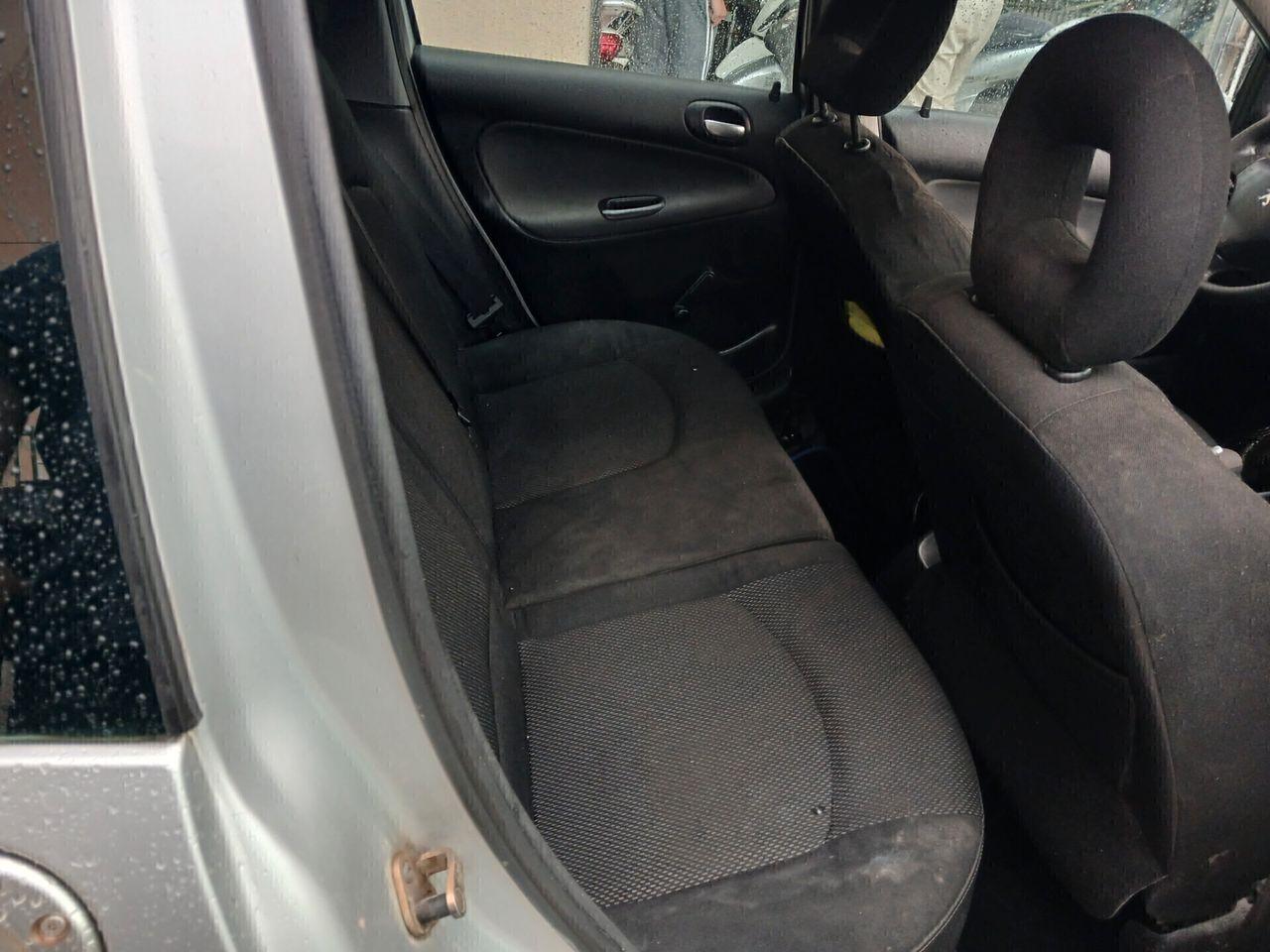 Peugeot  2006 — photo 14