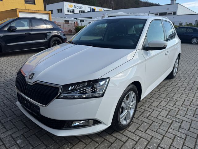 Skoda Fabia Style-Automatic-Rückfahrkamera-