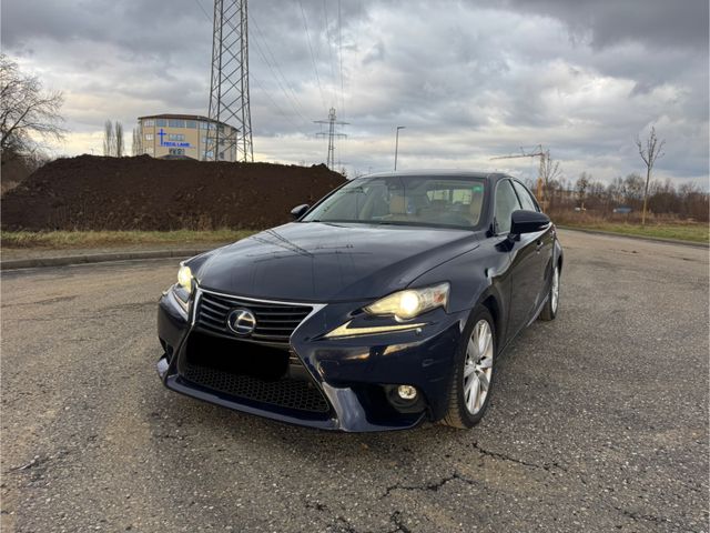 Lexus IS 300h