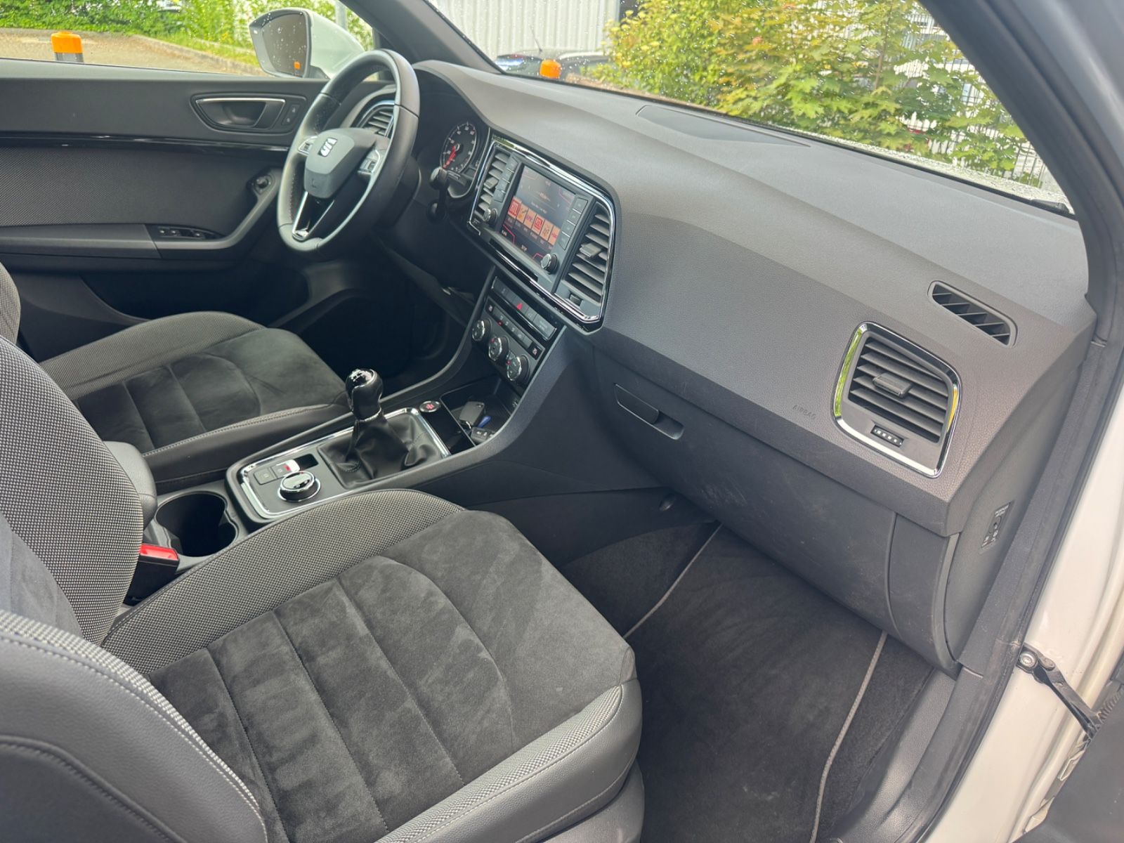 Fahrzeugabbildung SEAT Ateca Xcellence LED+Navi+AHK+Bluetooth