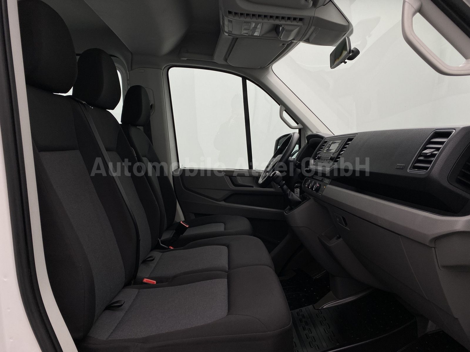 Fahrzeugabbildung Volkswagen Crafter 35 Plus *Mixto+6-Sitze* AHK 3,0t 2682