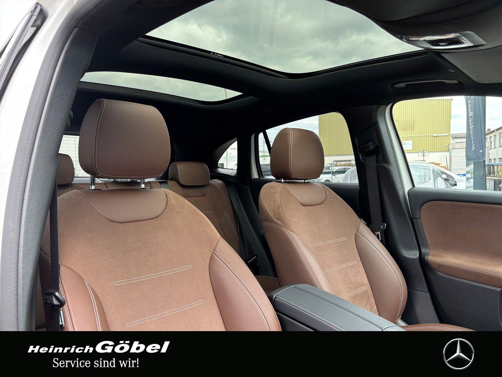 Fahrzeugabbildung Mercedes-Benz GLA 220 d 4M AMG*PANO*AHK*DISTRONIC*360°K*20ZOLL