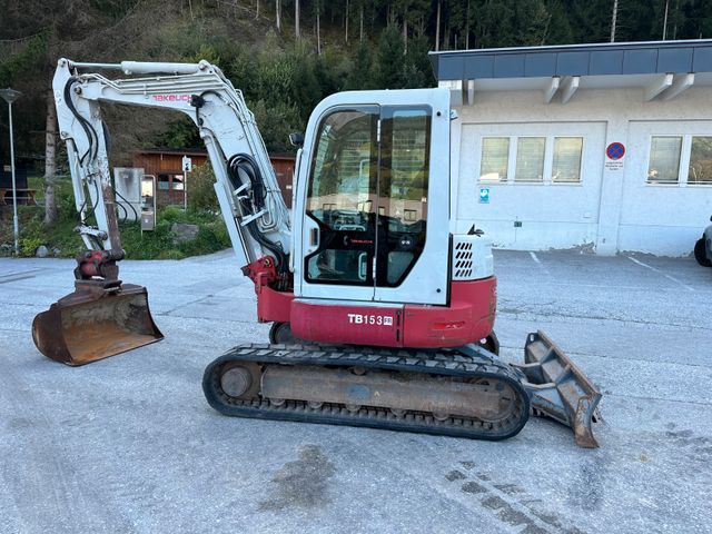 Takeuchi TB153FR Powertilt