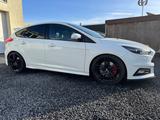 Ford Focus 2,0 EcoBoost ST Leder-Exklusiv-Paket ST  - Ford Focus: Weiß, ST