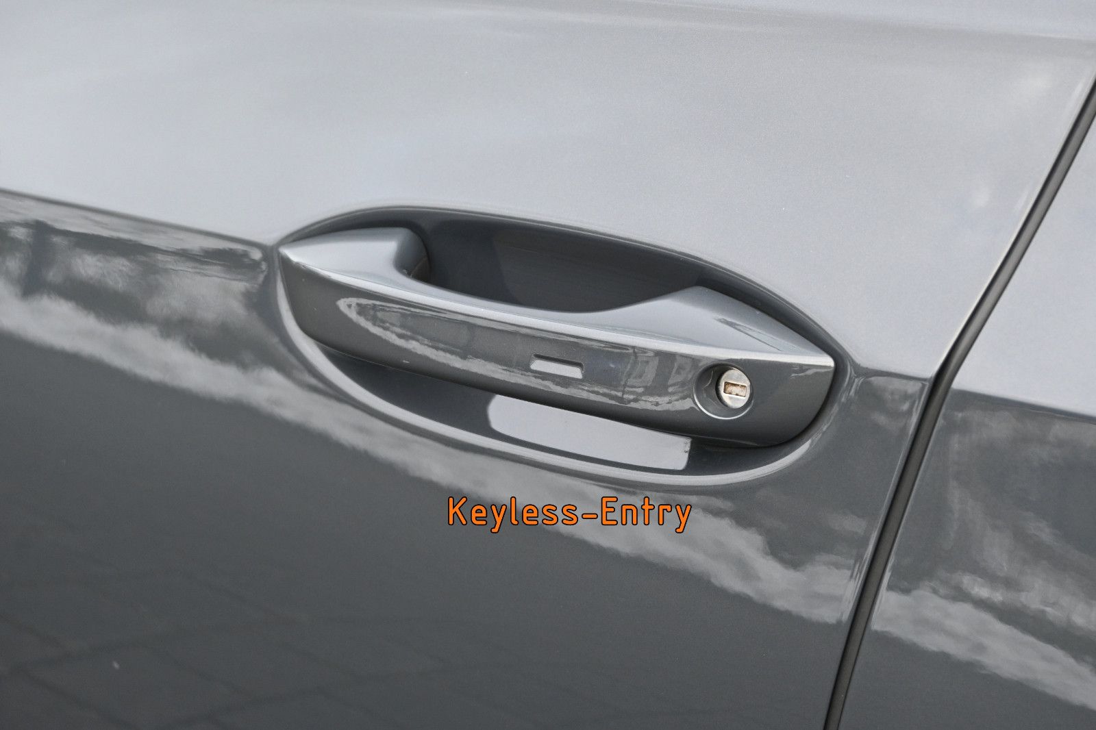 Fahrzeugabbildung Volkswagen Golf 2.0 TDI Life Variant °ACC°PANO°STANDHEIZ°HK