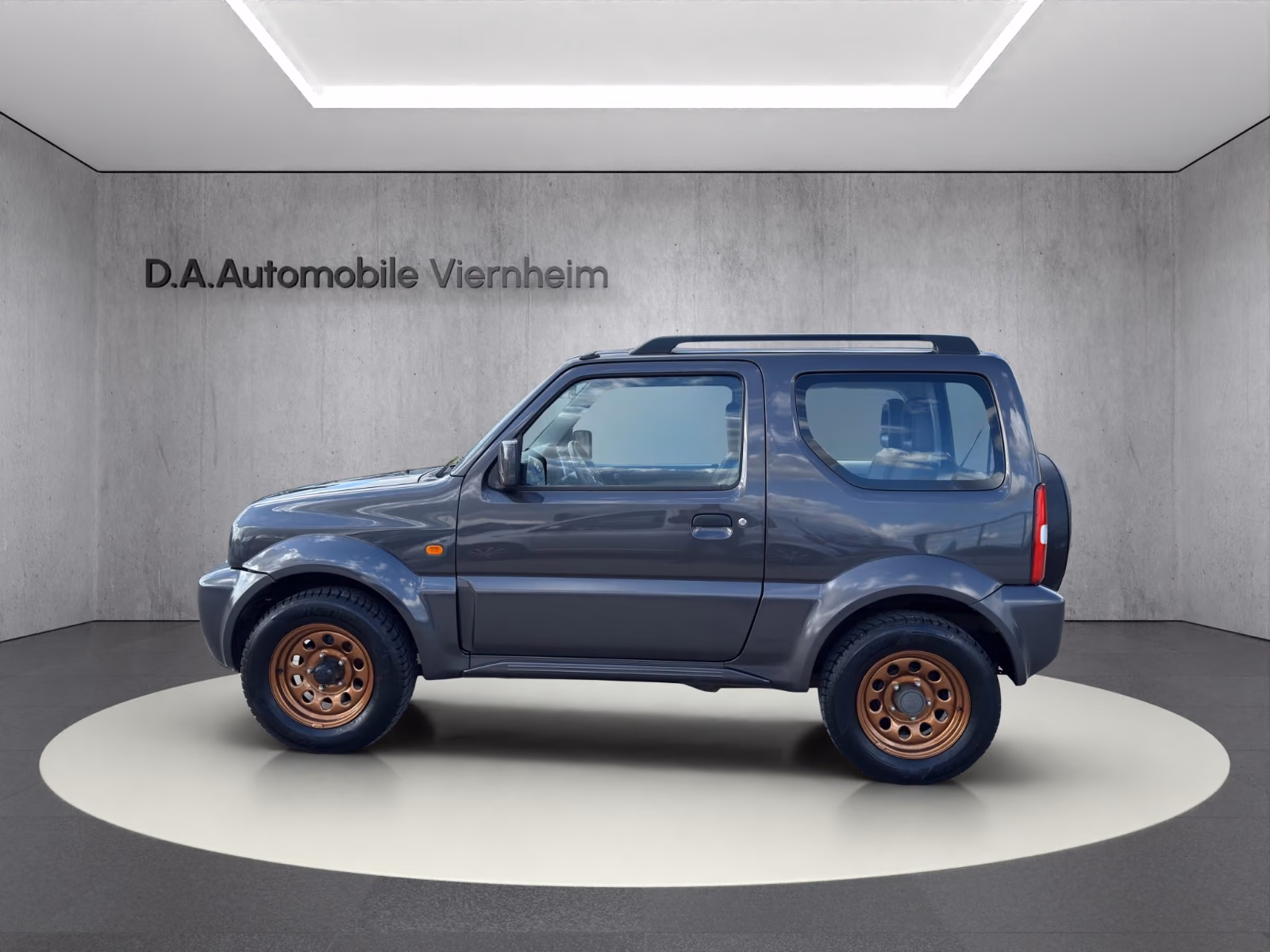 SUZUKI JIMNY 1.3 VVT 86ch 4X4 - CONFORT - ATTELAGE - SIÈGES CHAUFFANTS - PNEUS 4 SAISONS - BARRES DE TOIT