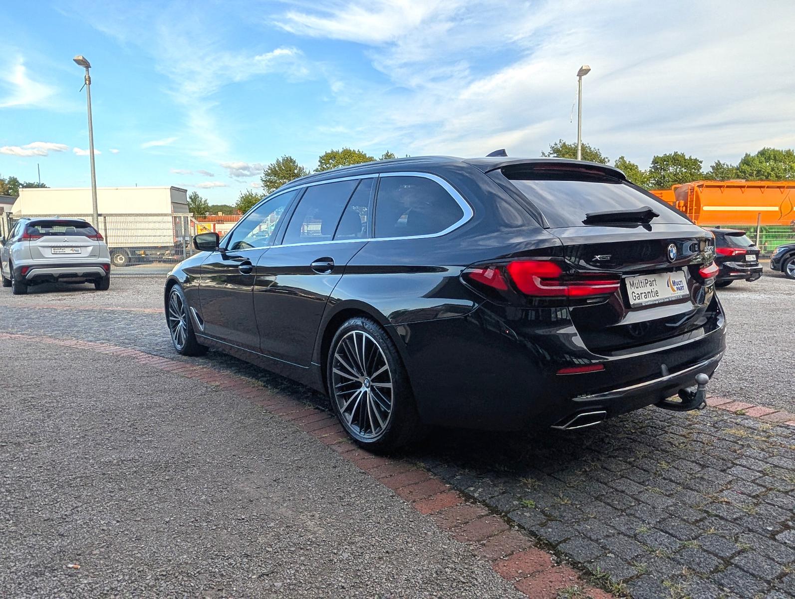 BMW 530 d Touring xDrive Luxury Line Voll!
