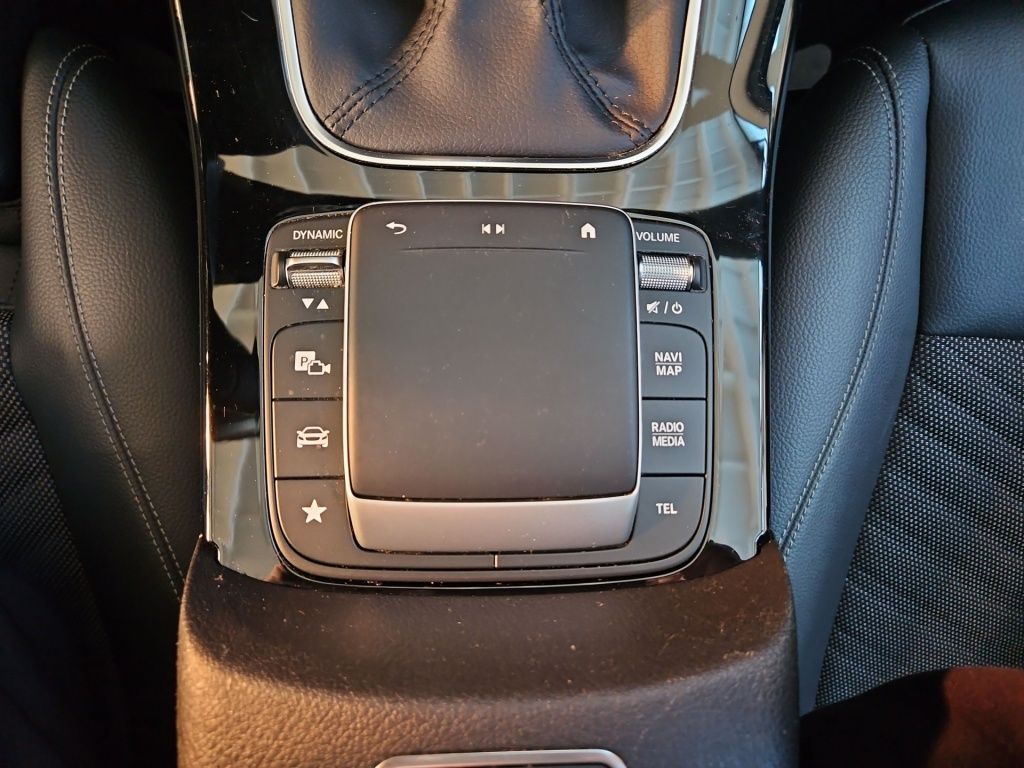Fahrzeugabbildung Mercedes-Benz B 200 STYLE AHK Navi LED SHZ KAM SpurH ParkAss