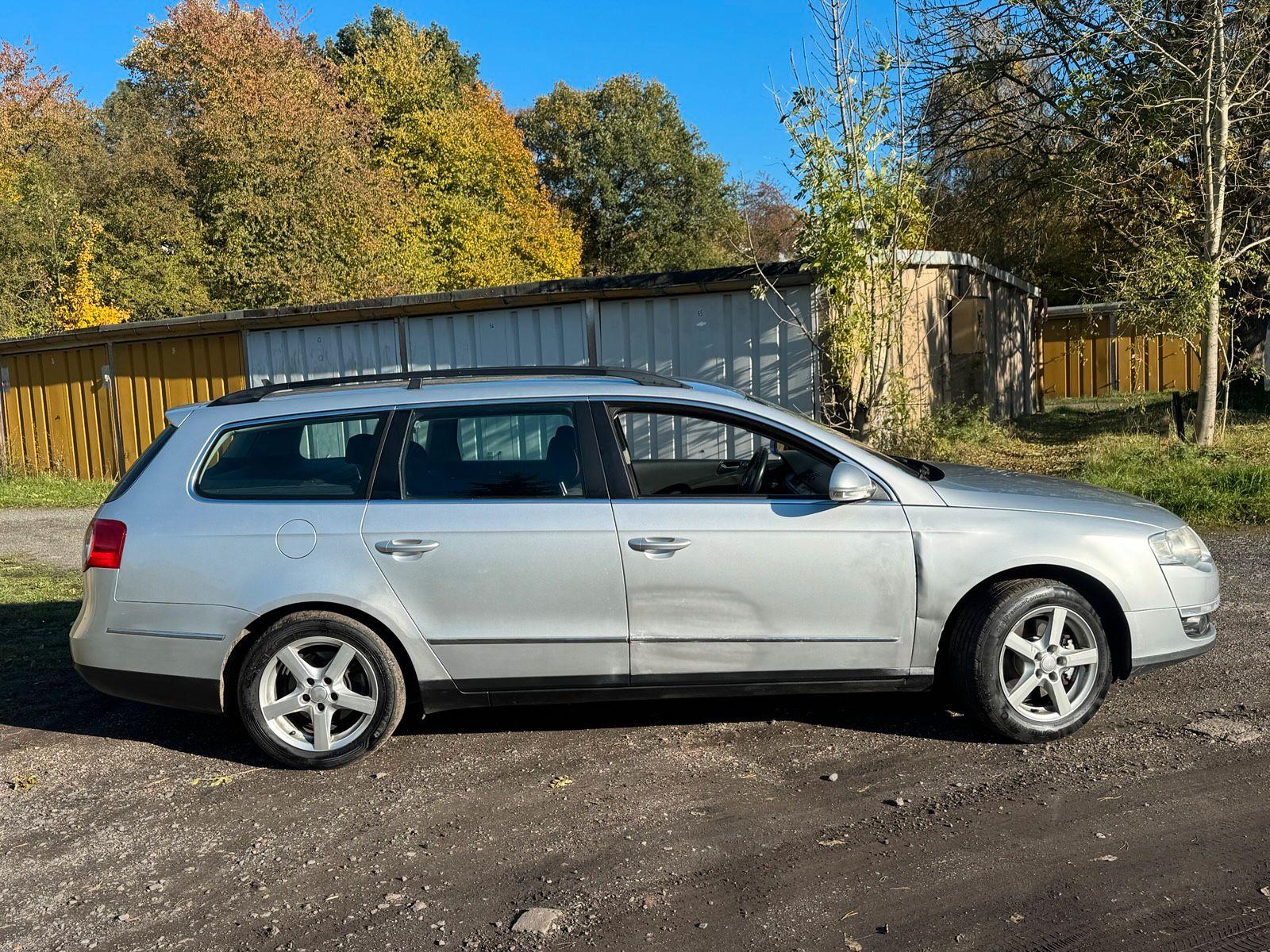 Volkswagen Passat 2009 — вигляд ззаду