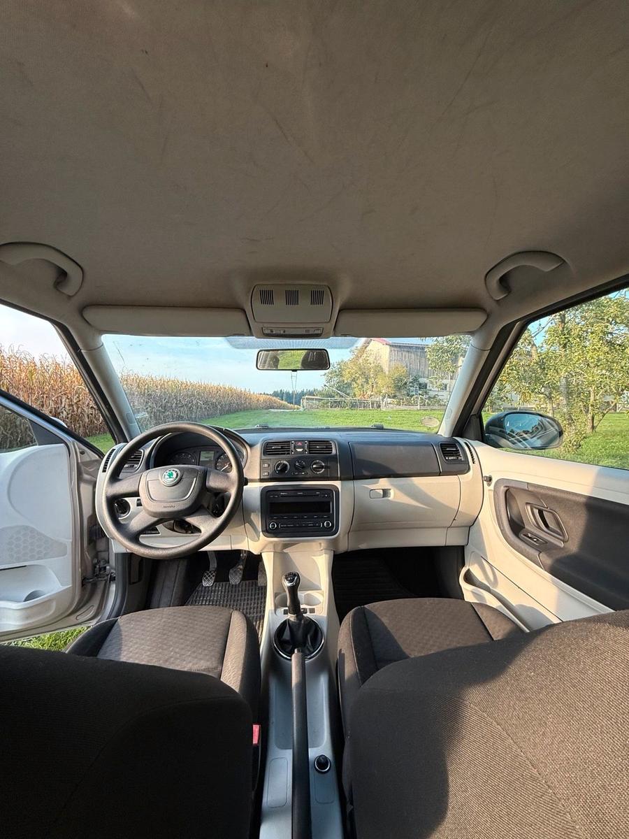 Skoda Fabia 2012 — photo 14