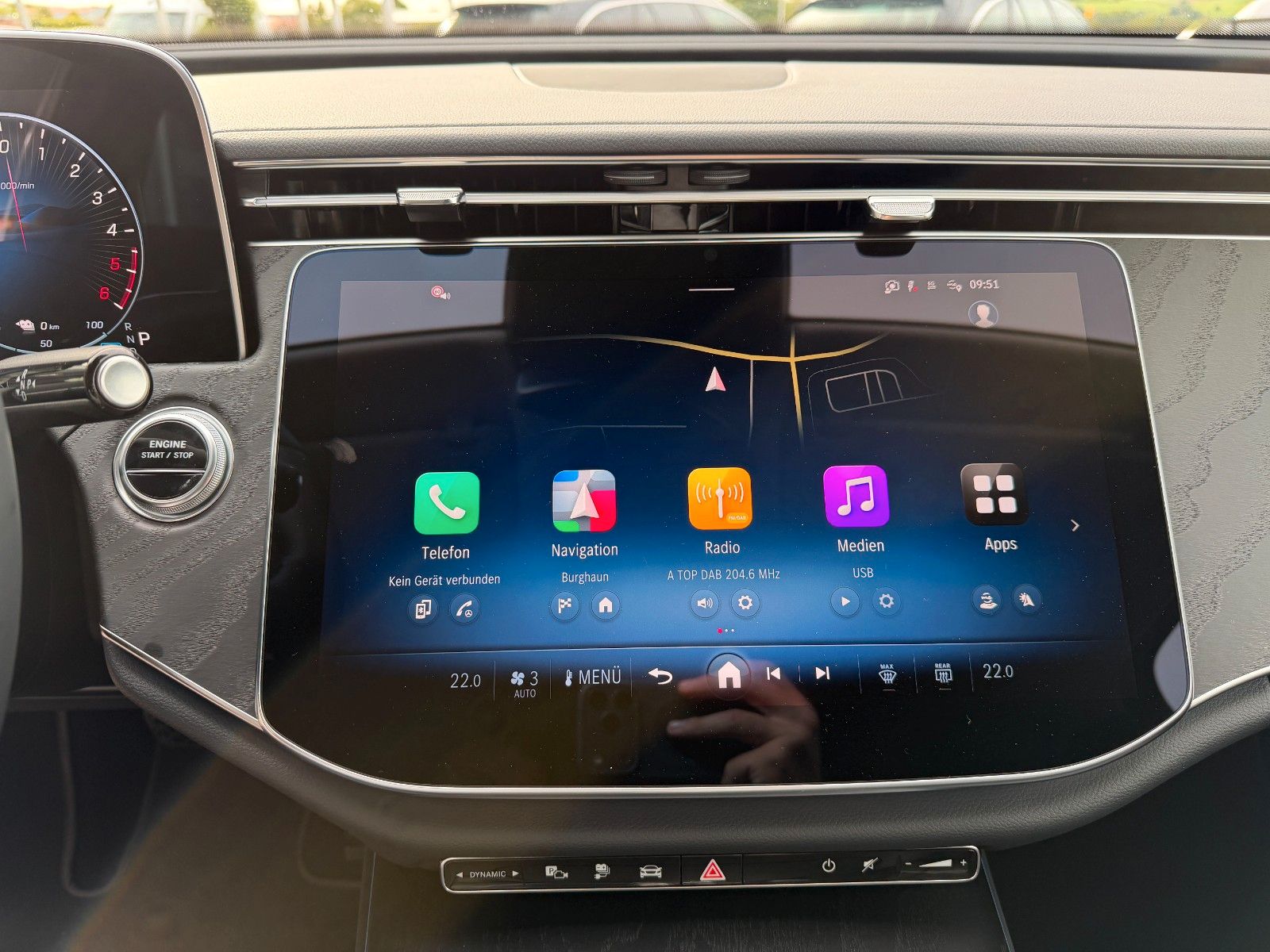 Fahrzeugabbildung Mercedes-Benz E 300de Avantgarde AHK+Distr+Memory+360+DigitalL