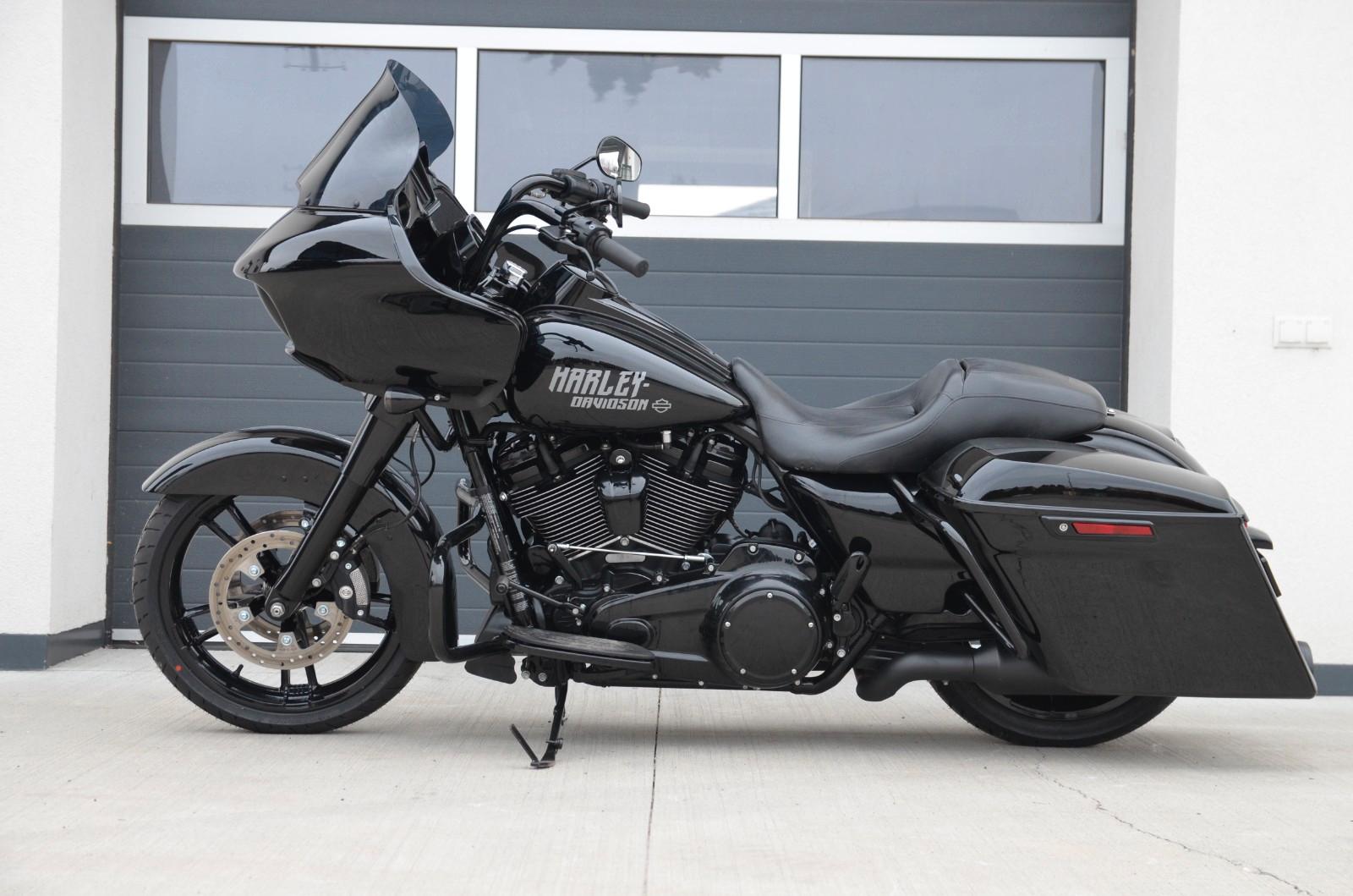 Harley-Davidson FLTRX Road Glide 2022 TC CVO Black on Black