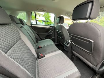 Volkswagen Tiguan - 12