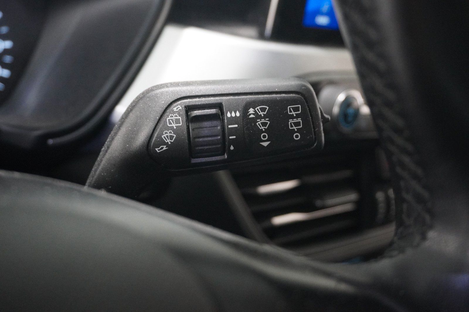 Fahrzeugabbildung Ford Kuga 1.5D COOL & CONN. NAVI/LED/SHZ/TEMP./NEBEL