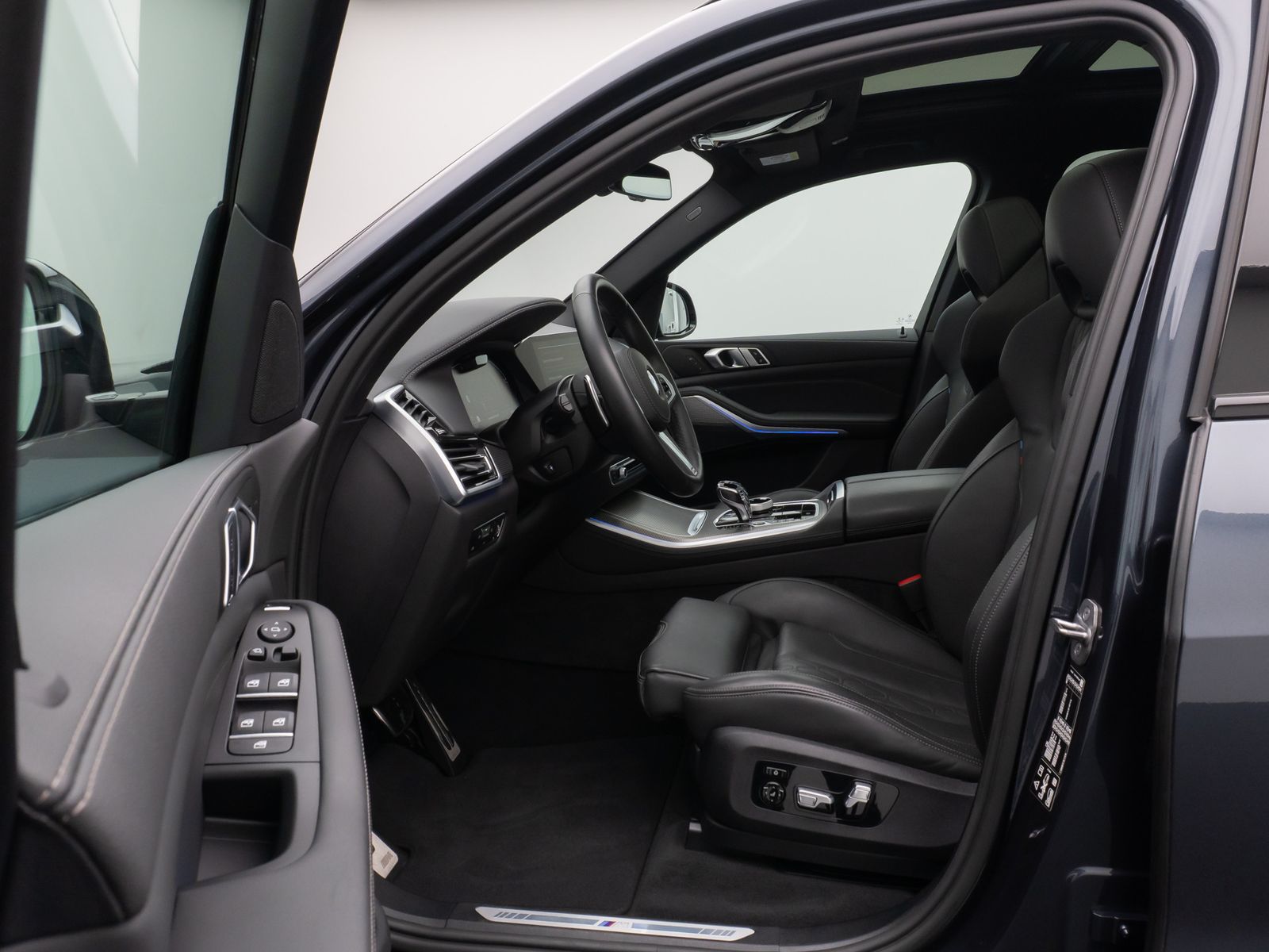 Fahrzeugabbildung BMW X5 xD40d M Sport SkyLounge 360°HUD DAB HiFi 21"