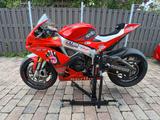 Aprilia RSV4 - APRILIA RENNSPORT