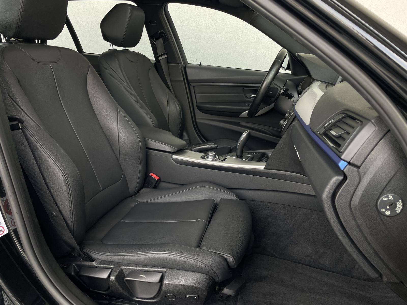 BMW 318 d*TOURING*F31*///M-PAKET*PANORAMA*LED*