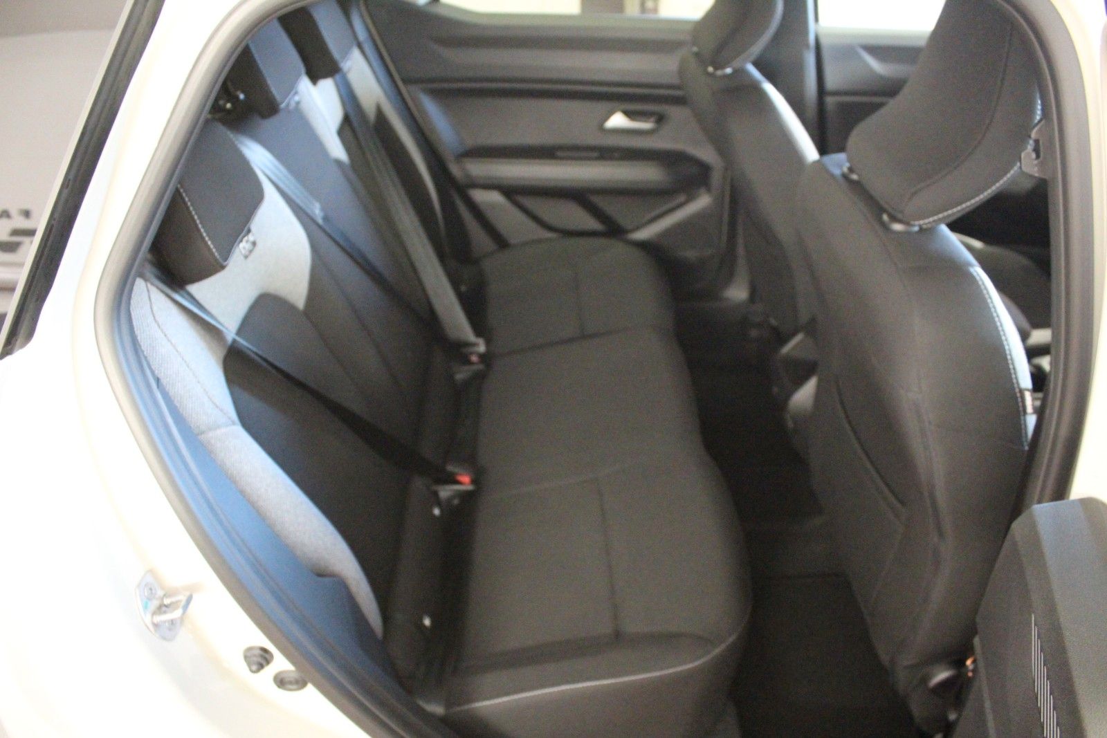 Fahrzeugabbildung Dacia Duster mild Hybrid 140 Journey *Winter-Plus-Pak*