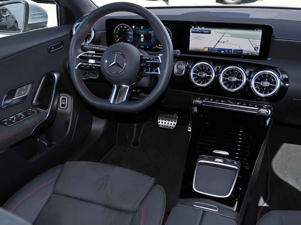 Mercedes-Benz A 250 e AMG MULTIBEAM WINTER TOTWINKEL AMBIENTE