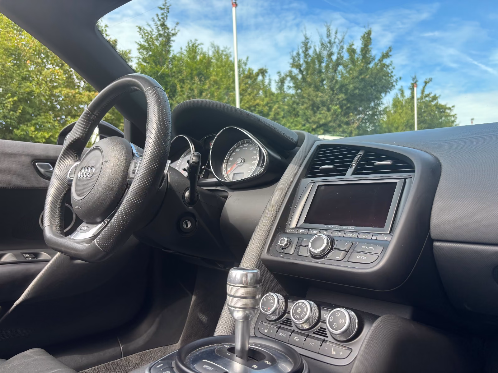 AUDI R8 SPYDER 4.2 FSI QUATTRO