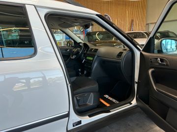Skoda Yeti Adventure *TÜV*Xenon*Scheckheftgepfl.*Navi*