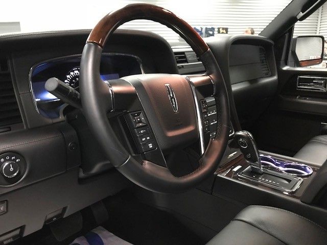 Fahrzeugabbildung Lincoln NAVIGATOR RESERVE 4x4 ECOBOOST -1.HAND