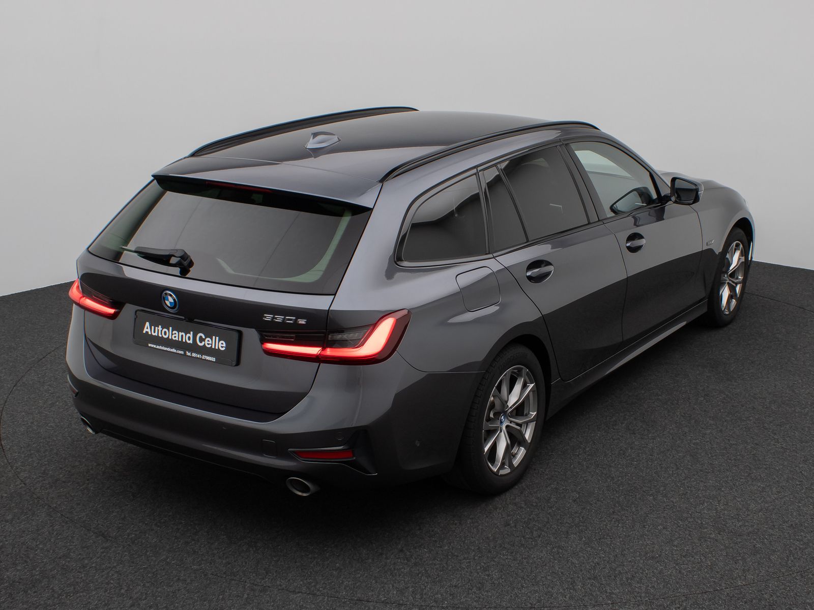 Fahrzeugabbildung BMW 330e SportLine Laser Kamera HUD DAB HiFi Komfort