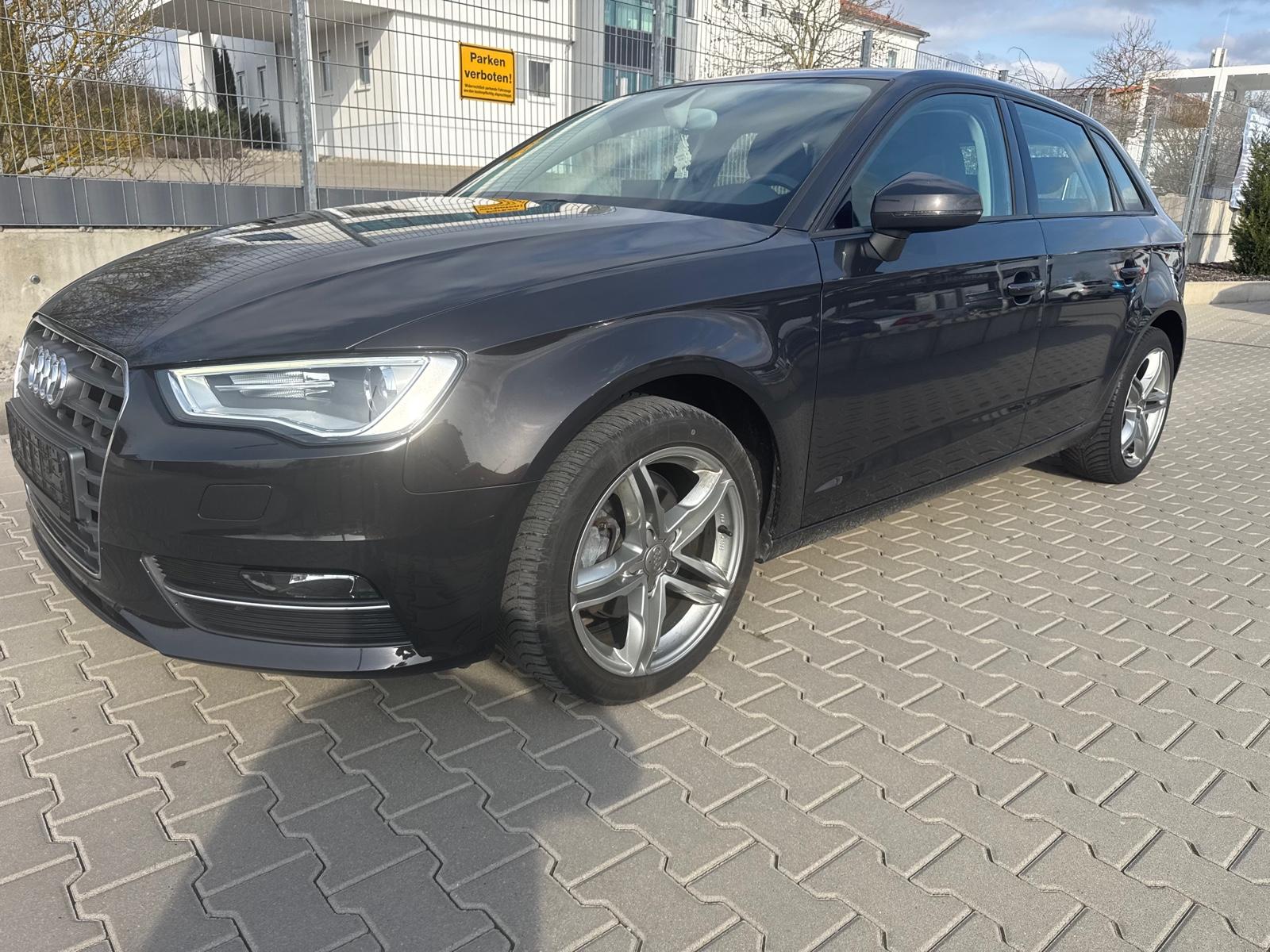 Audi A3 Sportback attraction,LED