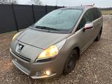 Peugeot 5008 1.6 Benzin Premium / Pano - Peugeot 5008: Premium