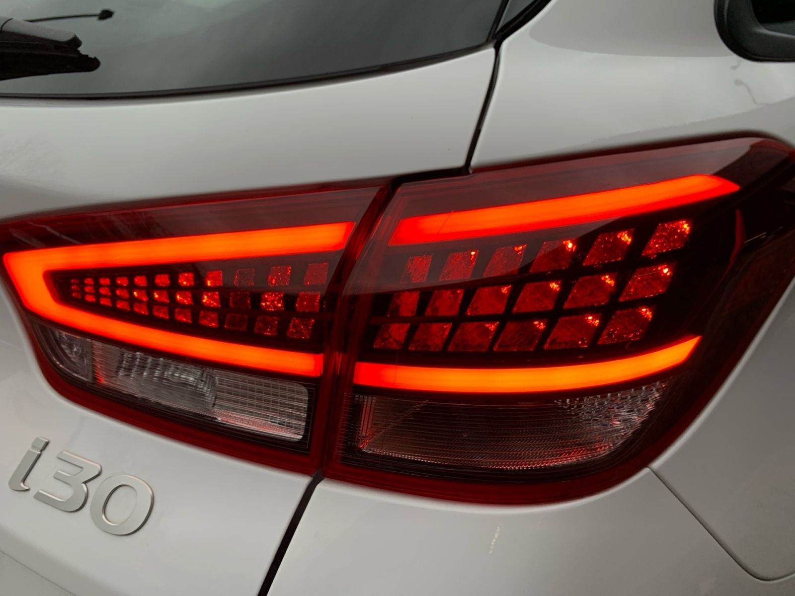 Fahrzeugabbildung Hyundai i30 Kombi 1.0 T-GDI 7-DCT Advantage LED Navi