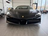 Ferrari SF90 Stradale - schwarze Ferrari SF90