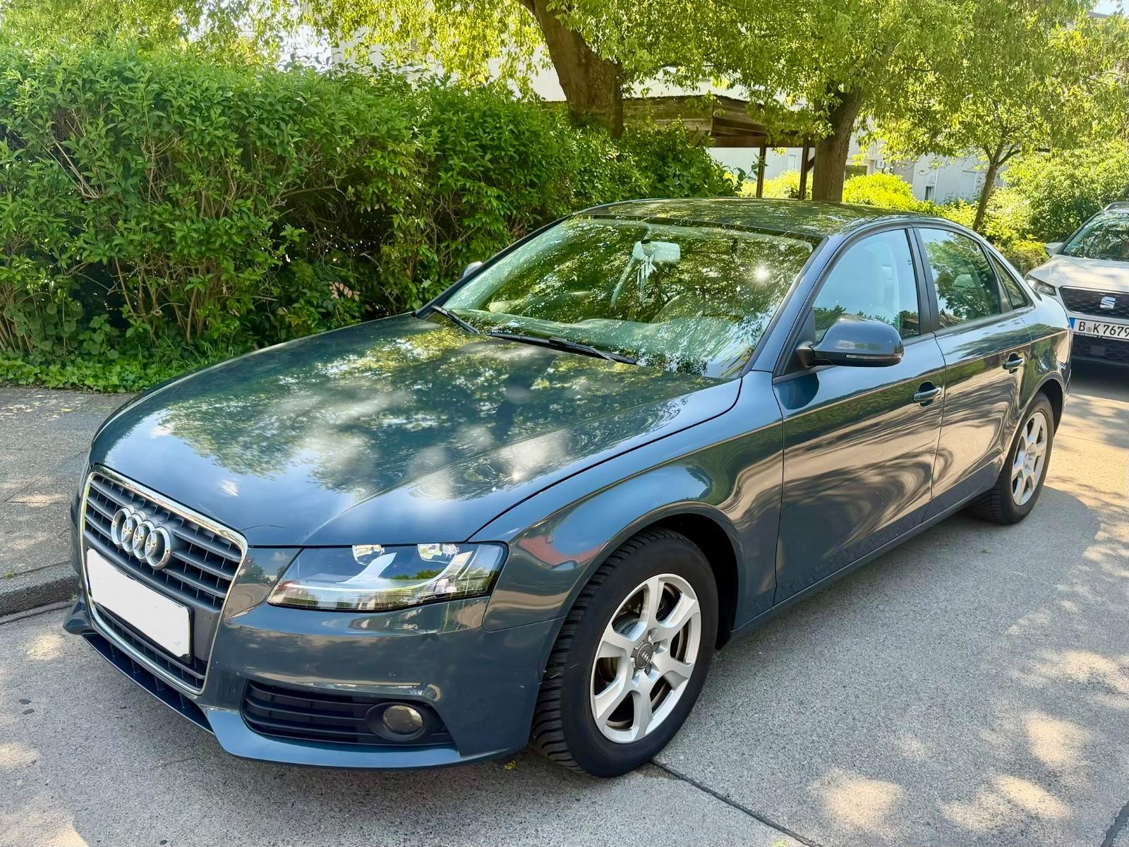 Audi A4 Lim. Attraction 2.0 TDI TÜV-Neu