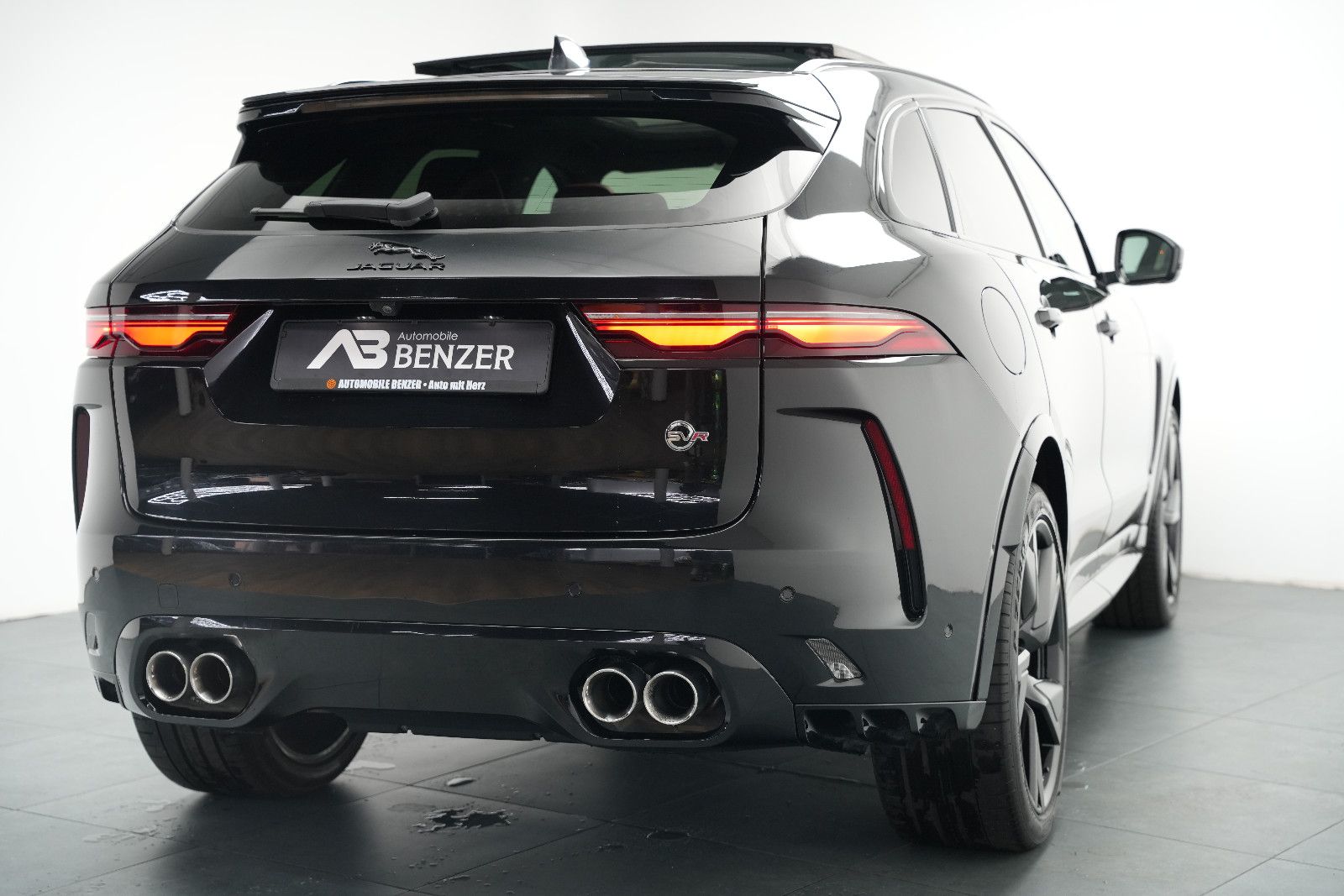 Fahrzeugabbildung Jaguar F-Pace SVR *Panorama*MeridianSurround*360°Memory