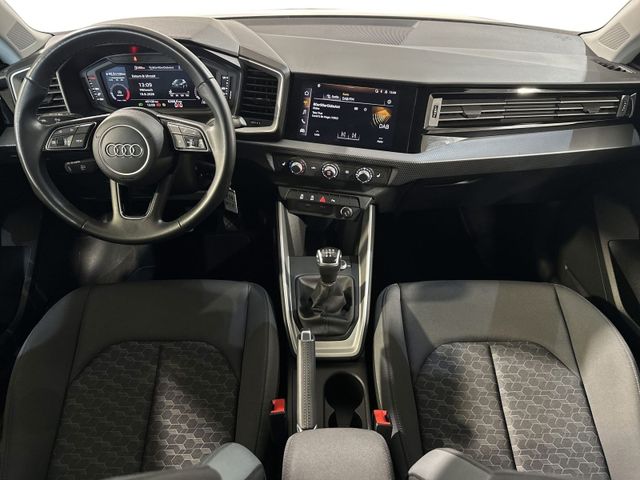 A1 Sportback 25 TFSI KAMERA+ALU+SH+VCP+PDC+RADIO