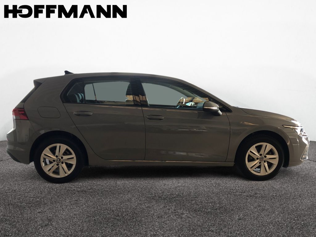 Fahrzeugabbildung Volkswagen Golf 1.0 TSI Life AHZV Paket Business Winter