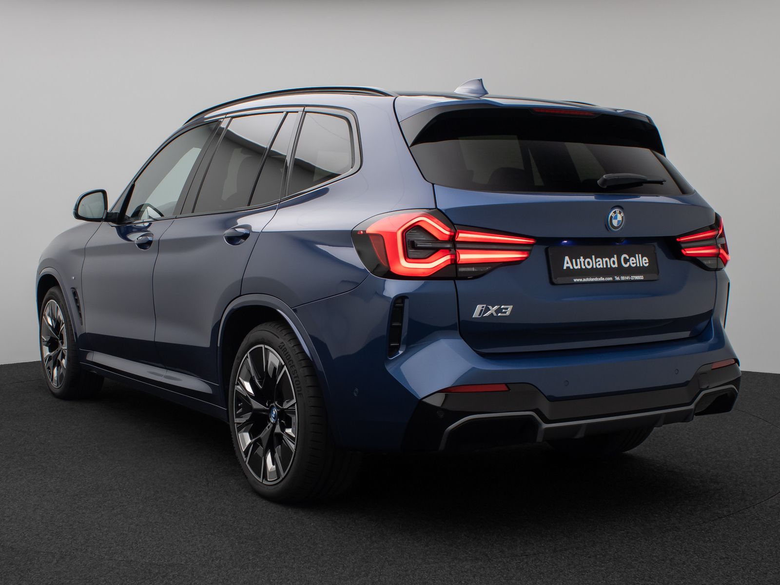 Fahrzeugabbildung BMW iX3 Impressive M Sport Pano 360°HUD DAB H/K 20"