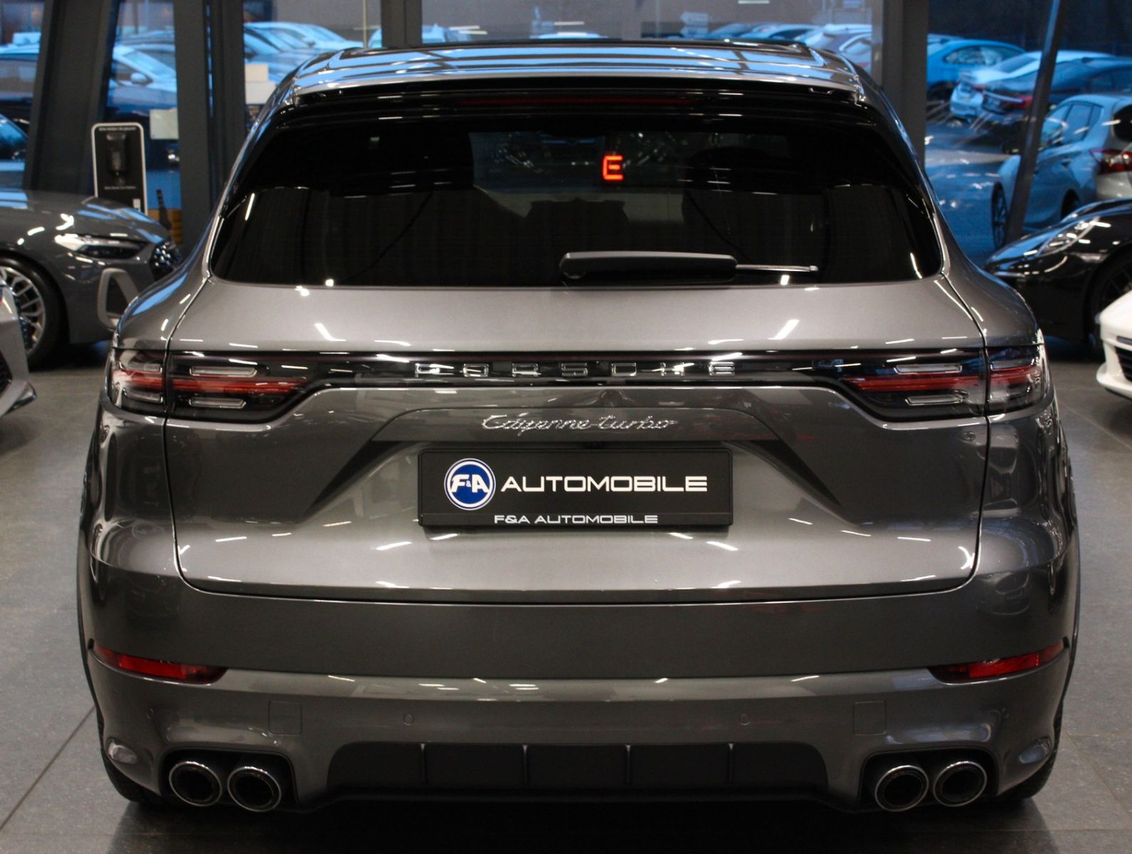 Fahrzeugabbildung Porsche Cayenne Turbo Sport Chrono*Sport Design*VOLL